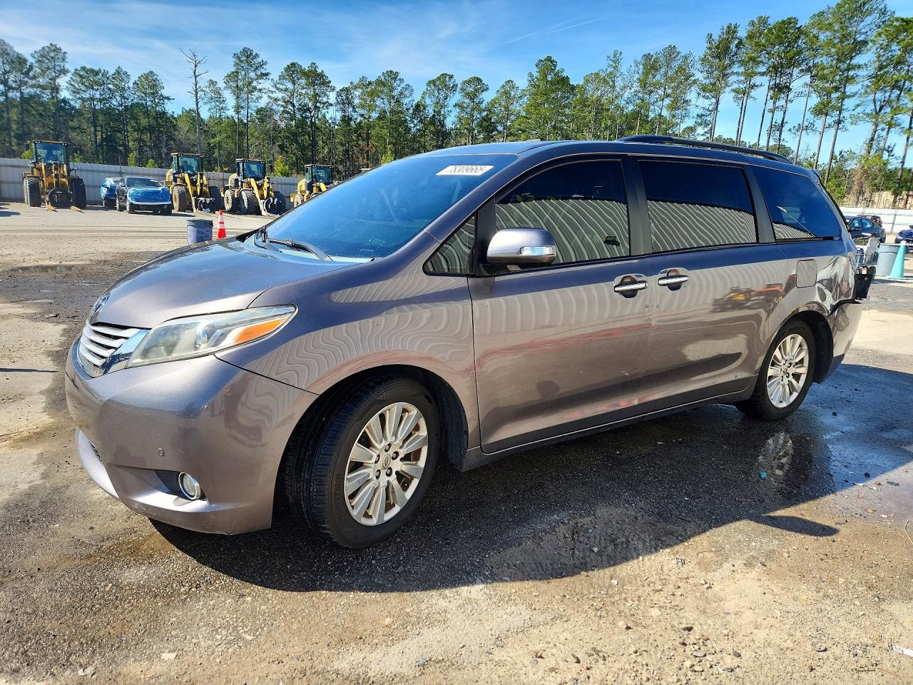 2015 TOYOTA SIENNA