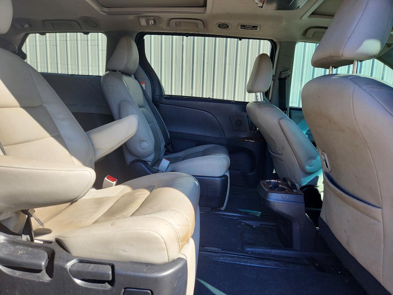 2015 TOYOTA SIENNA LIMITED 7-PASSENGER photo 11