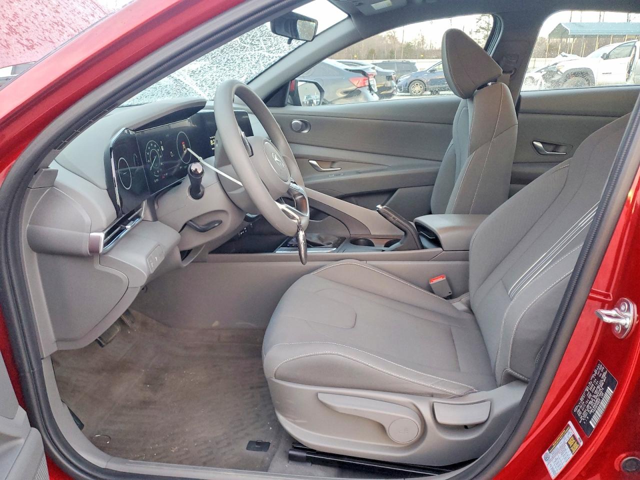 2024 HYUNDAI ELANTRA photo 7