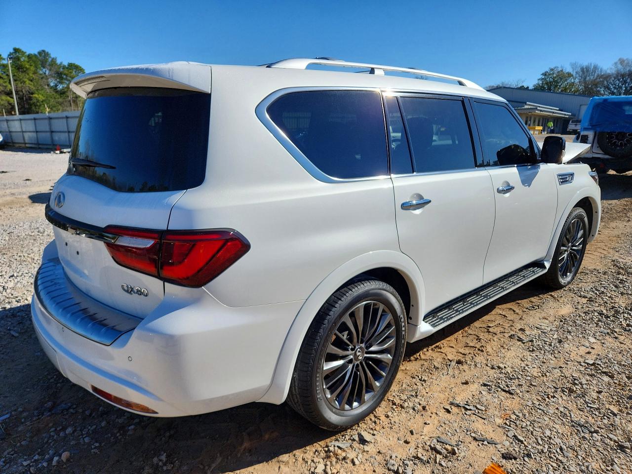 2021 INFINITI QX80 LUXE photo 7