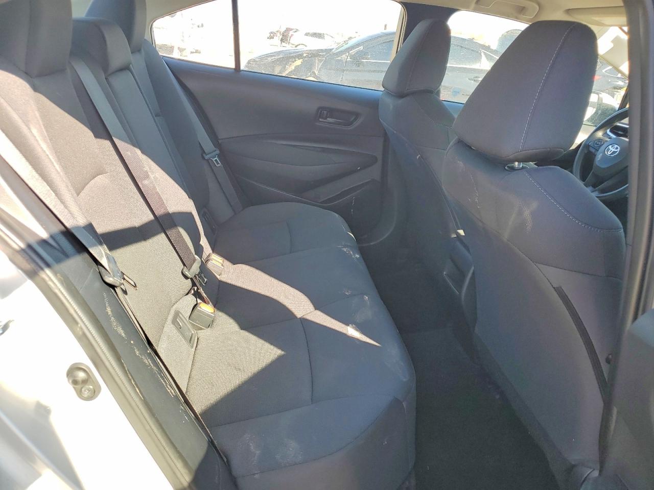 2022 TOYOTA COROLLA LE photo 19