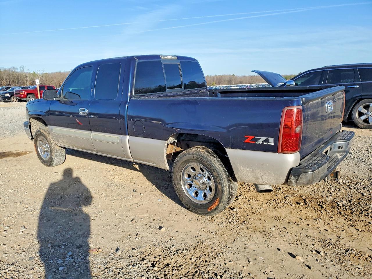 2005 CHEVROLET SILVERADO K1500 photo 2