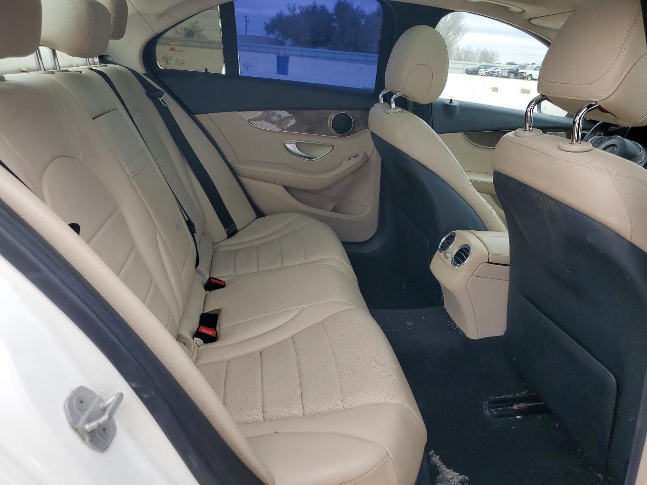 2015 MERCEDES-BENZ C 300 photo 19