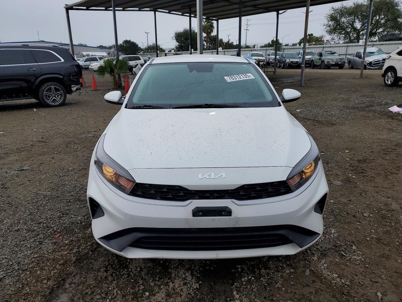 2023 KIA FORTE LX photo 13