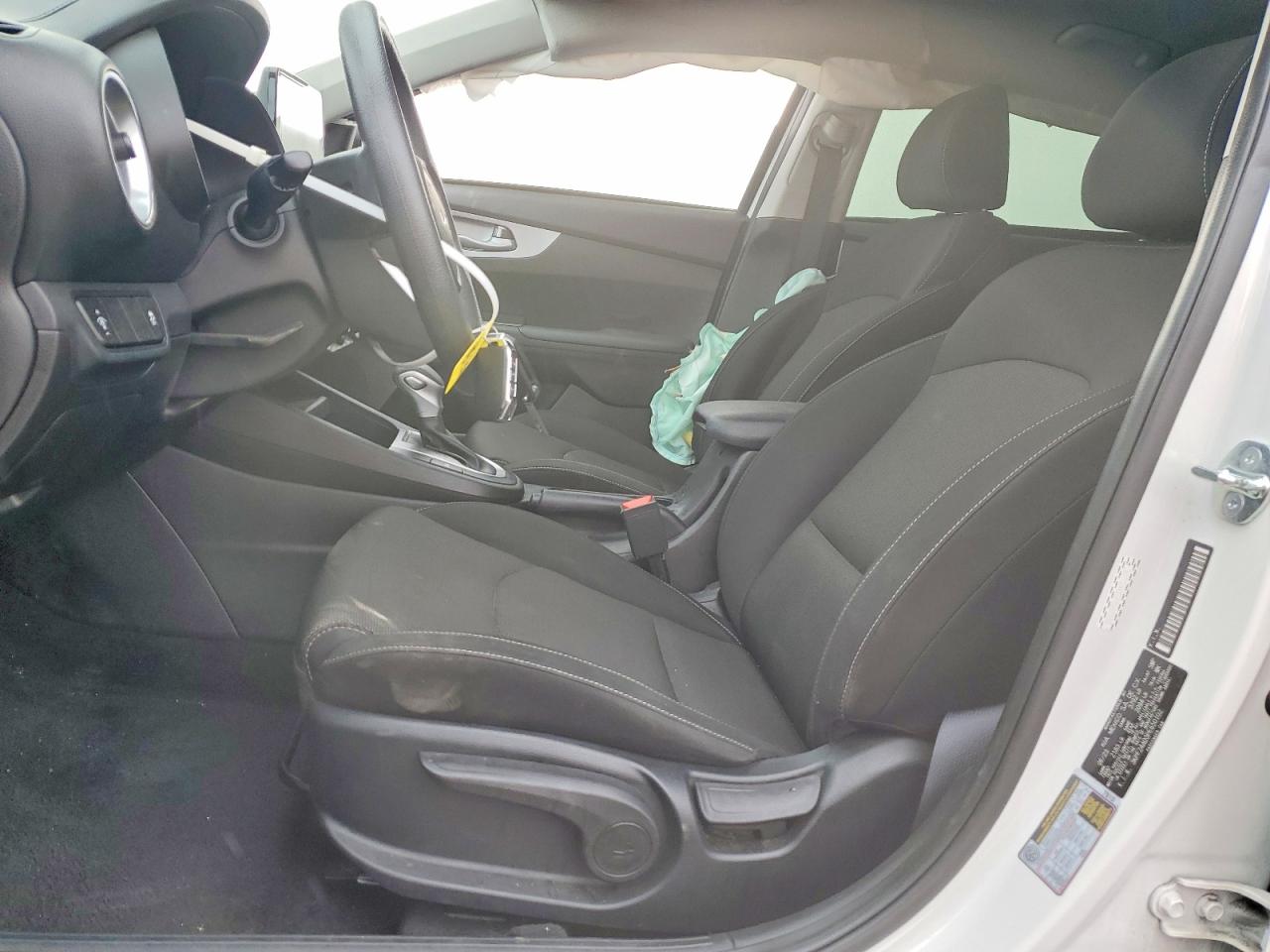 2023 KIA FORTE LX photo 19