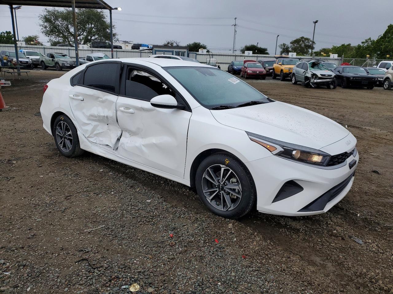 2023 KIA FORTE LX photo 10