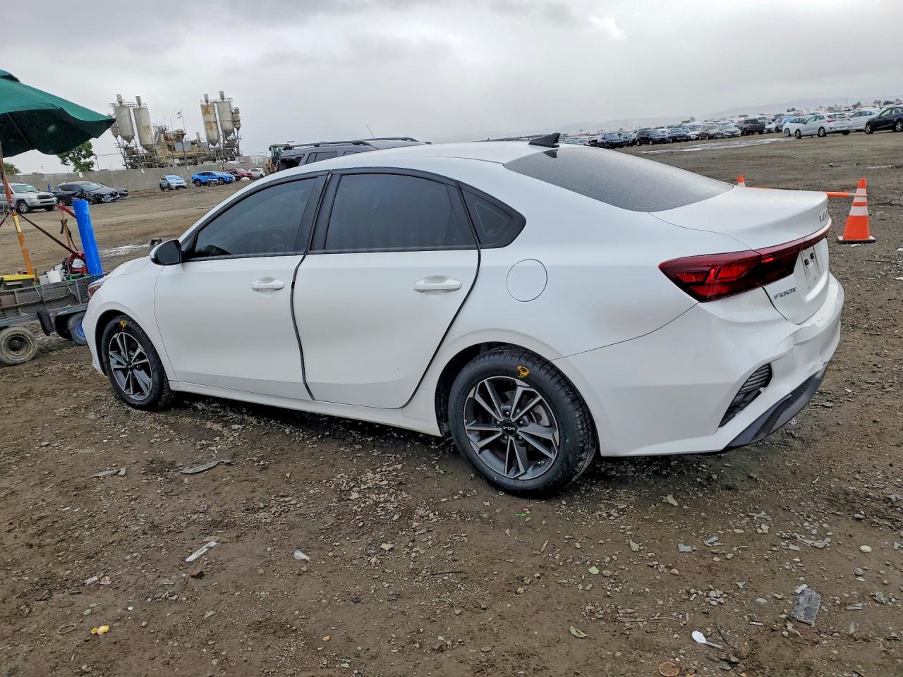 2023 KIA FORTE LX photo 4