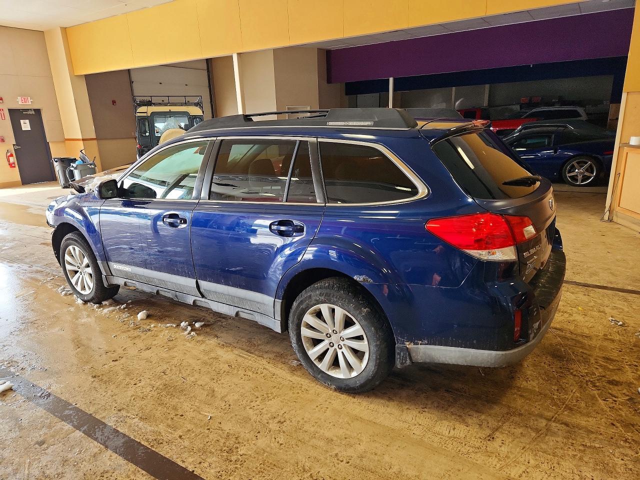 2010 SUBARU OUTBACK 2.5I PREMIUM photo 3