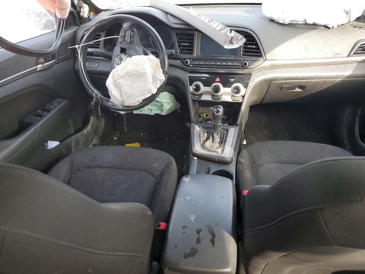 2020 HYUNDAI ELANTRA SEL photo 8