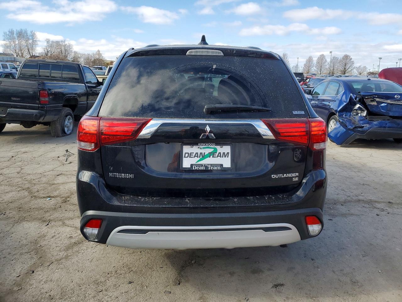 2019 MITSUBISHI OUTLANDER SE photo 11