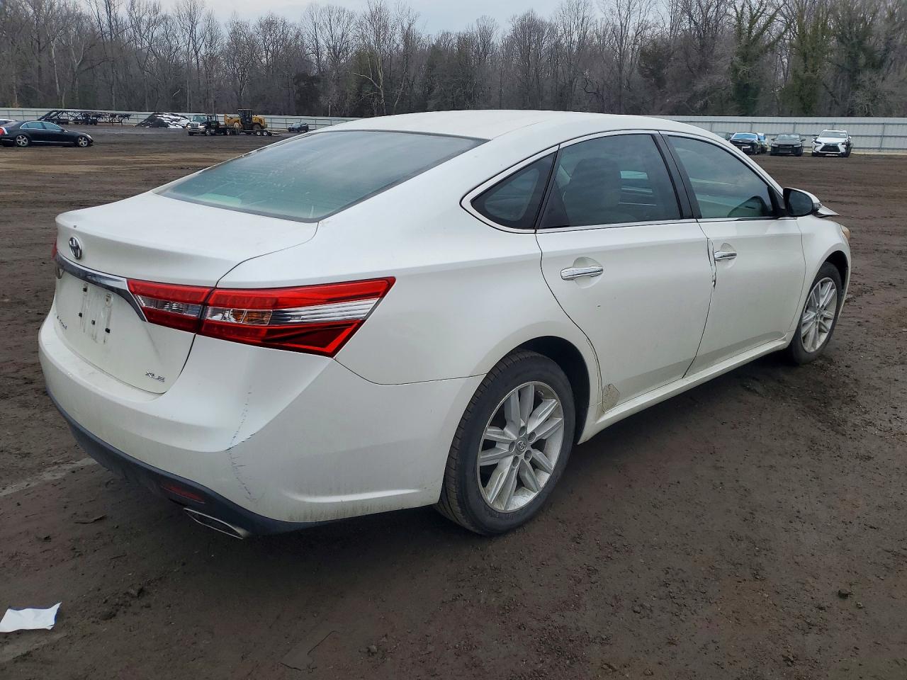 2013 TOYOTA AVALON BASE photo 5