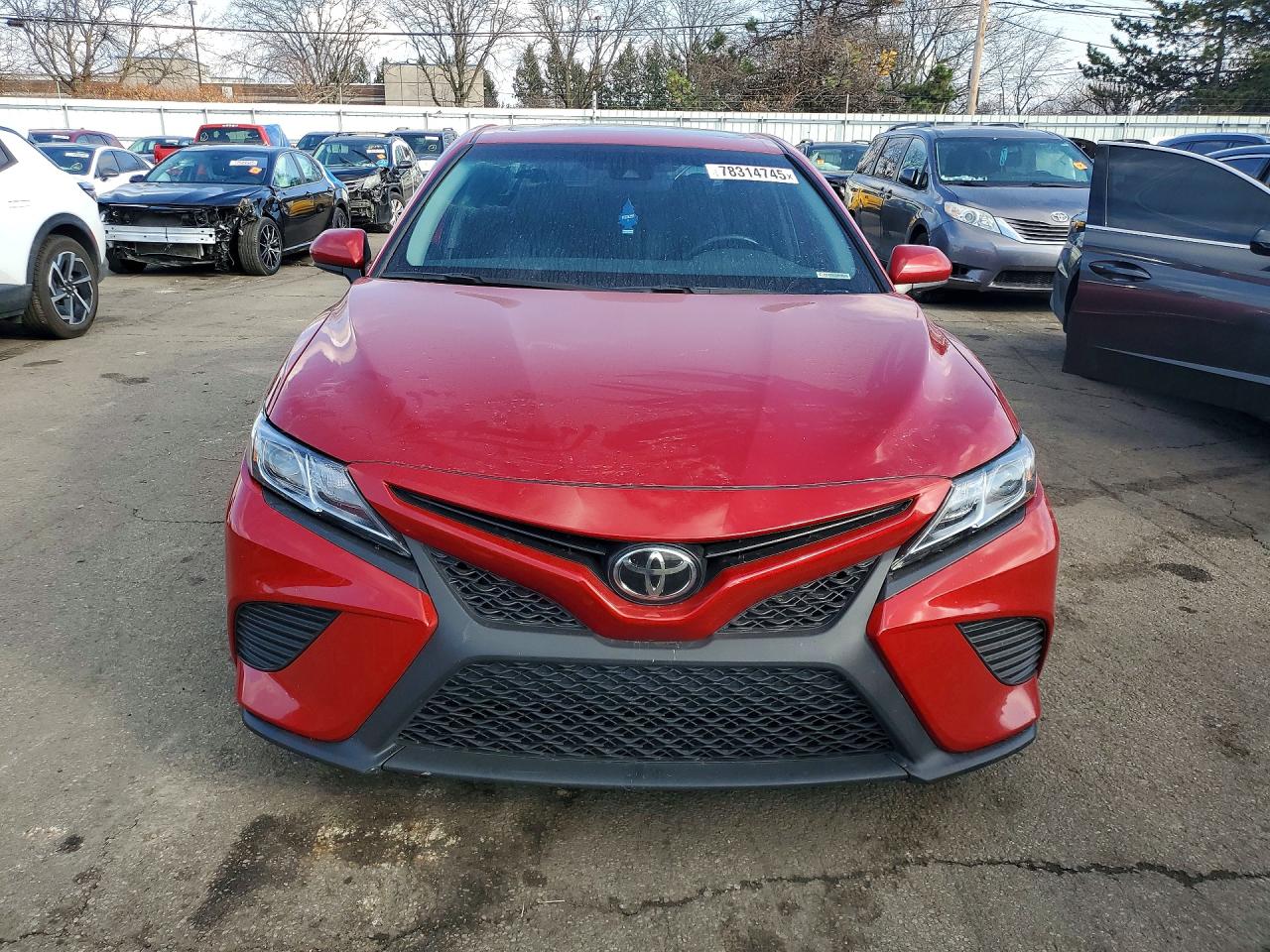 2020 TOYOTA CAMRY SE photo 9