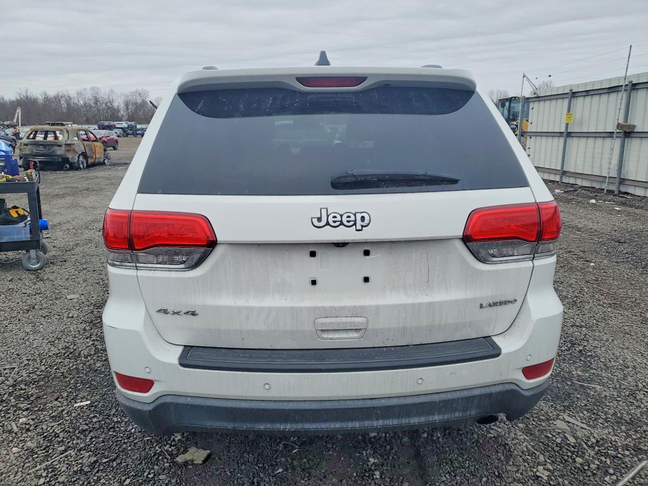 2019 JEEP GRAND CHEROKEE LAREDO photo 6