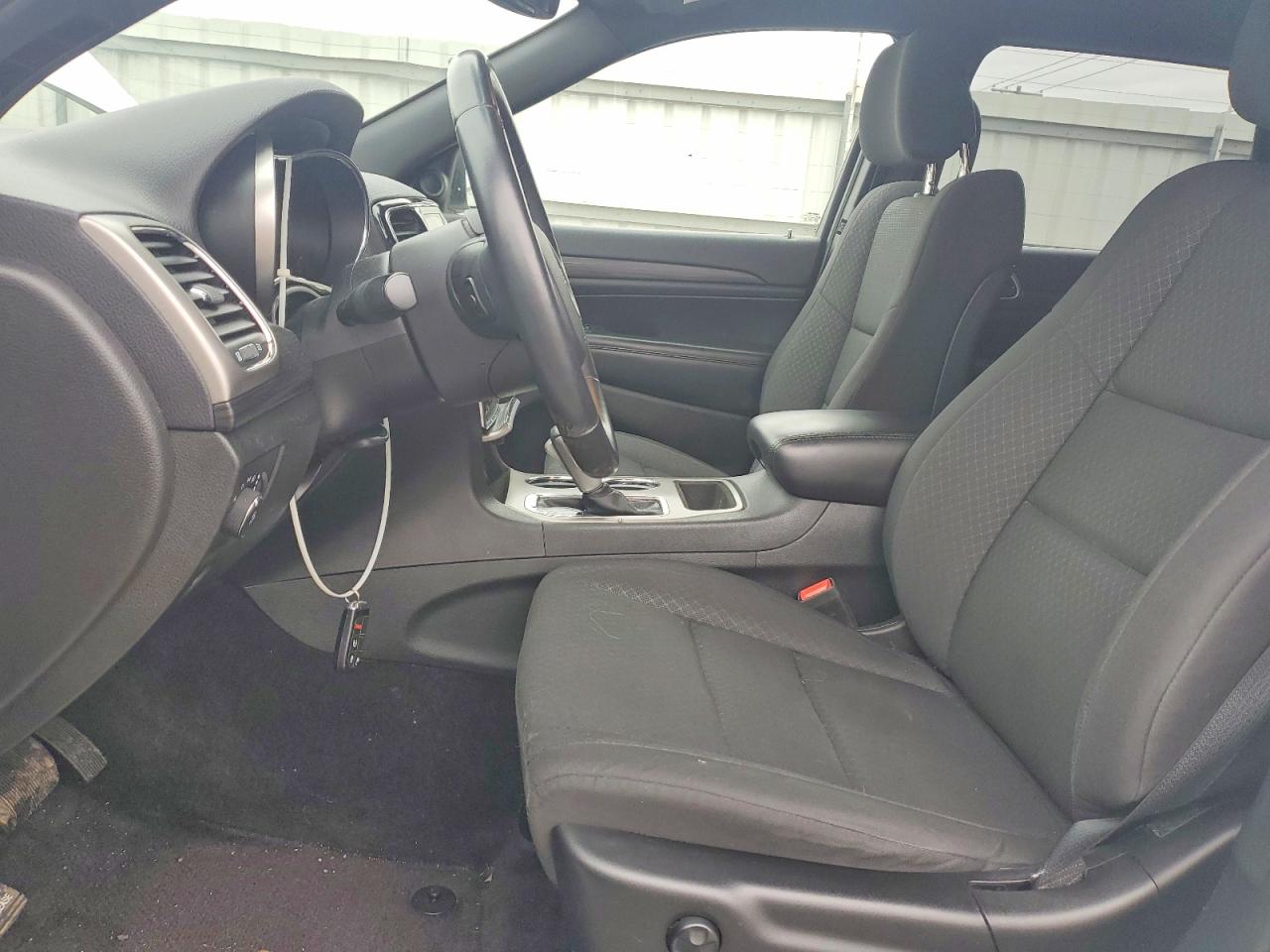 2019 JEEP GRAND CHEROKEE LAREDO photo 7