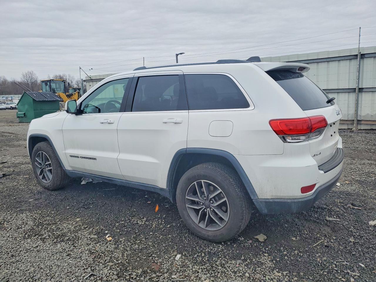 2019 JEEP GRAND CHEROKEE LAREDO photo 2