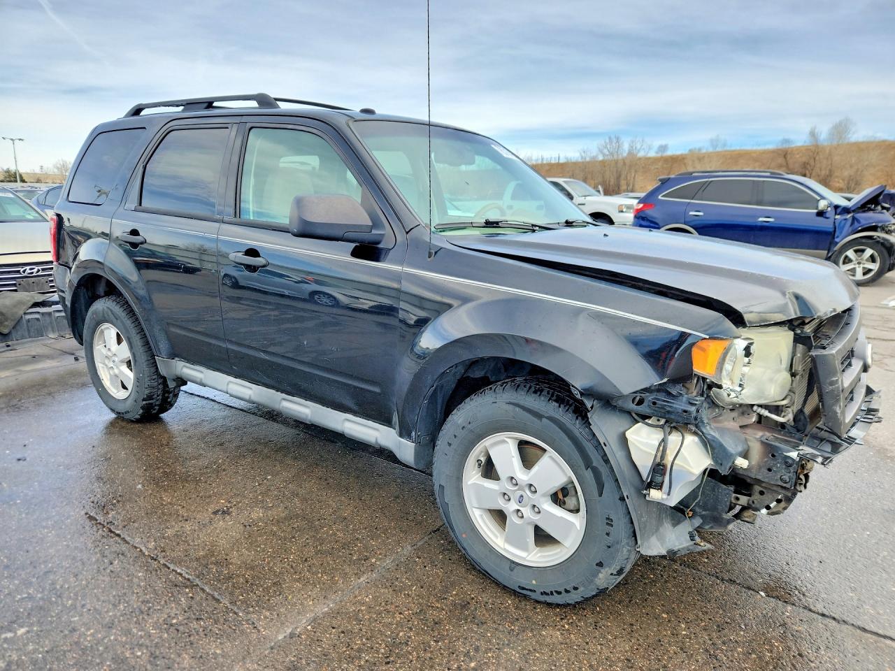 2010 FORD ESCAPE XLT photo 4