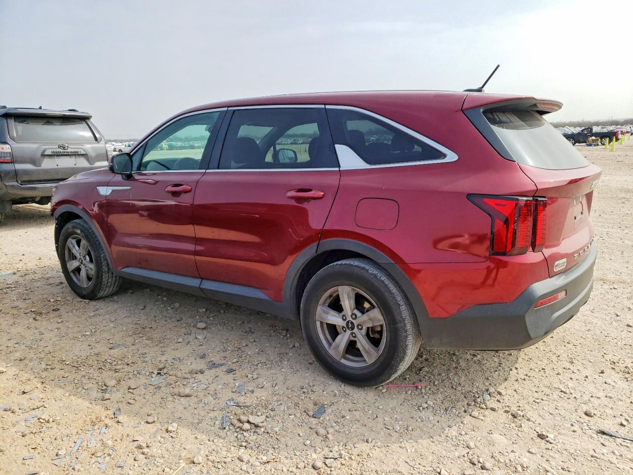 2022 KIA SORENTO LX photo 2
