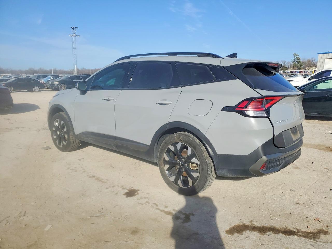 2023 KIA SPORTAGE X LINE photo 3