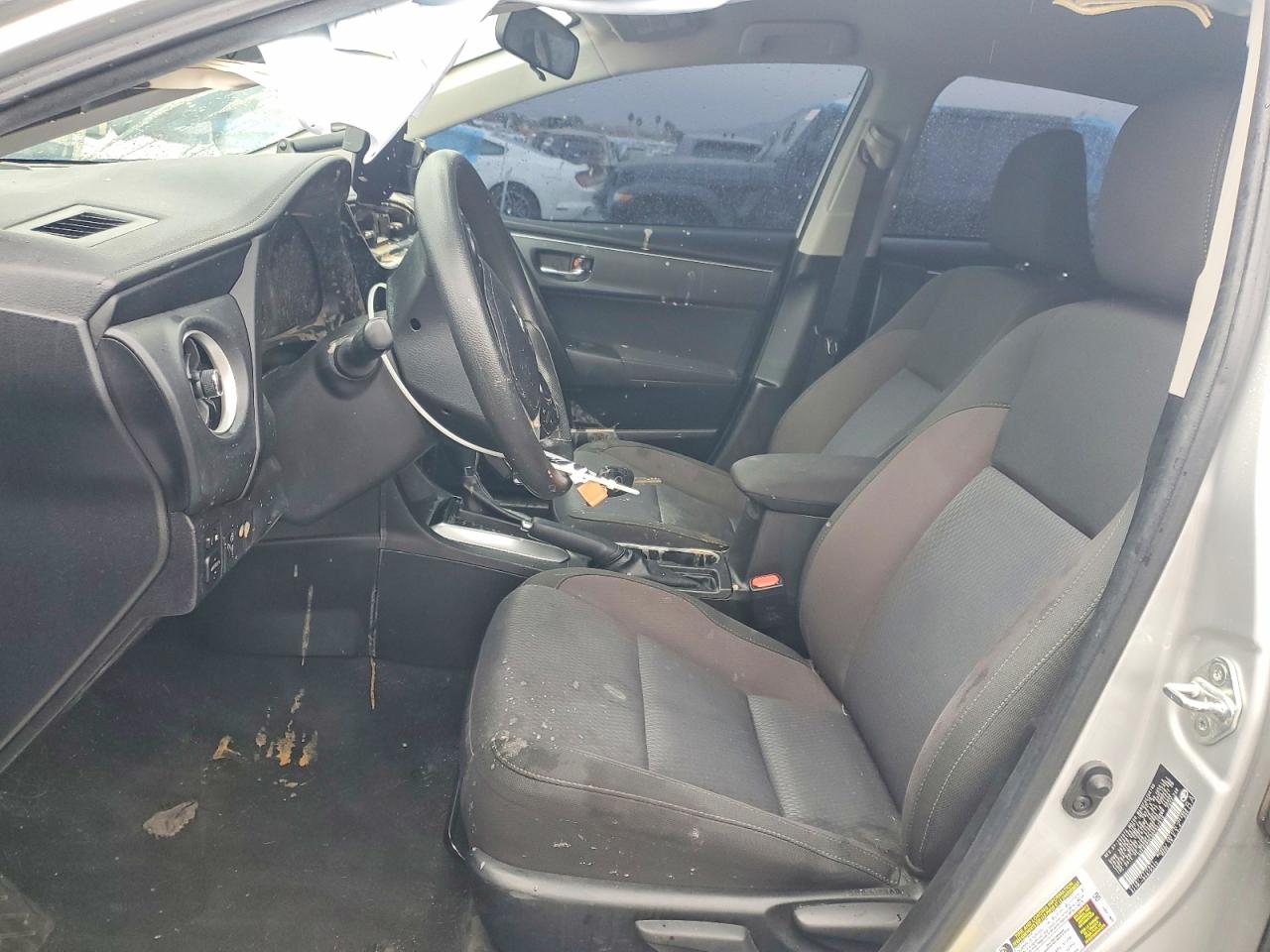2019 TOYOTA COROLLA LE photo 19