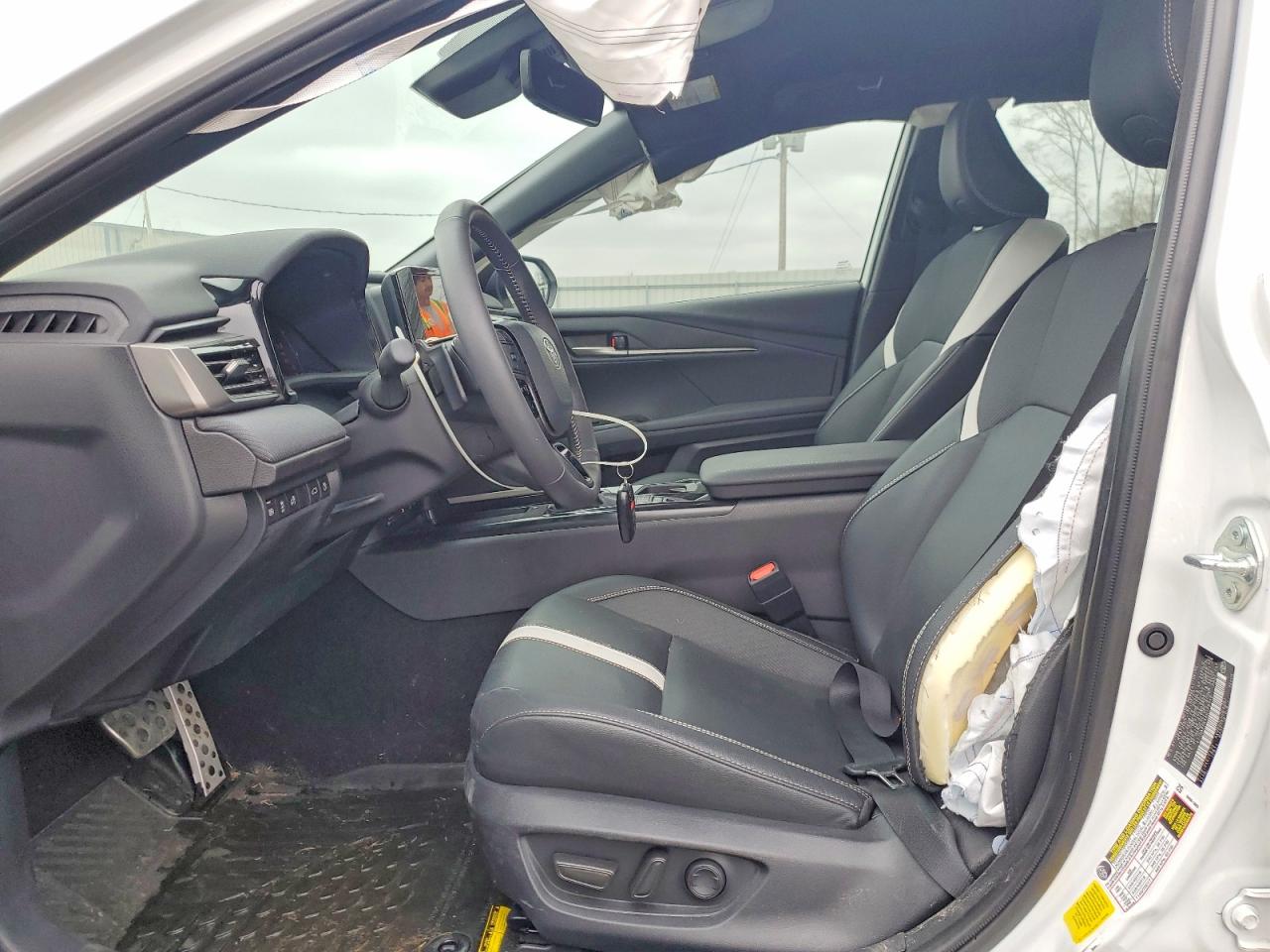 2025 TOYOTA CAMRY XSE photo 7