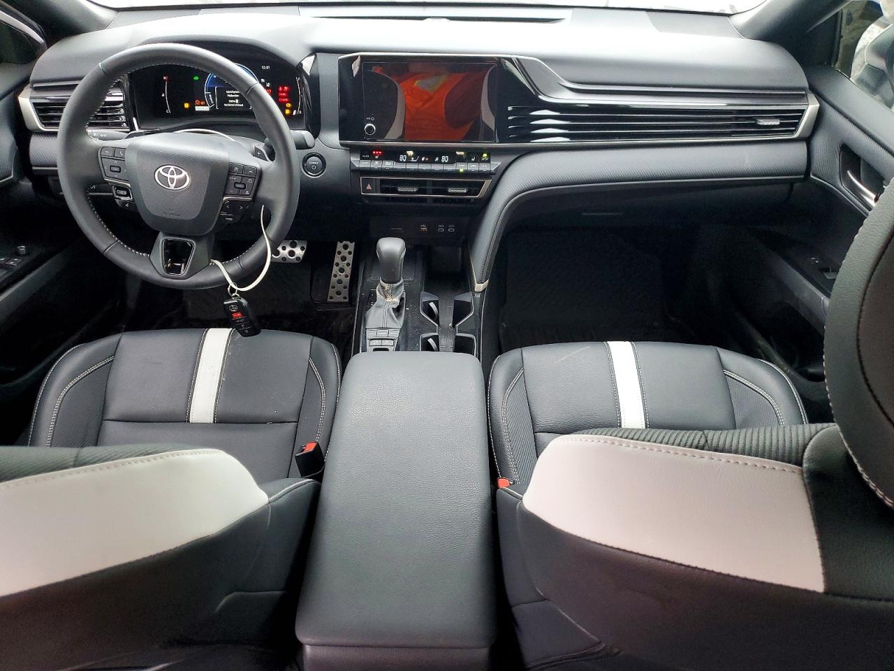 2025 TOYOTA CAMRY XSE photo 8