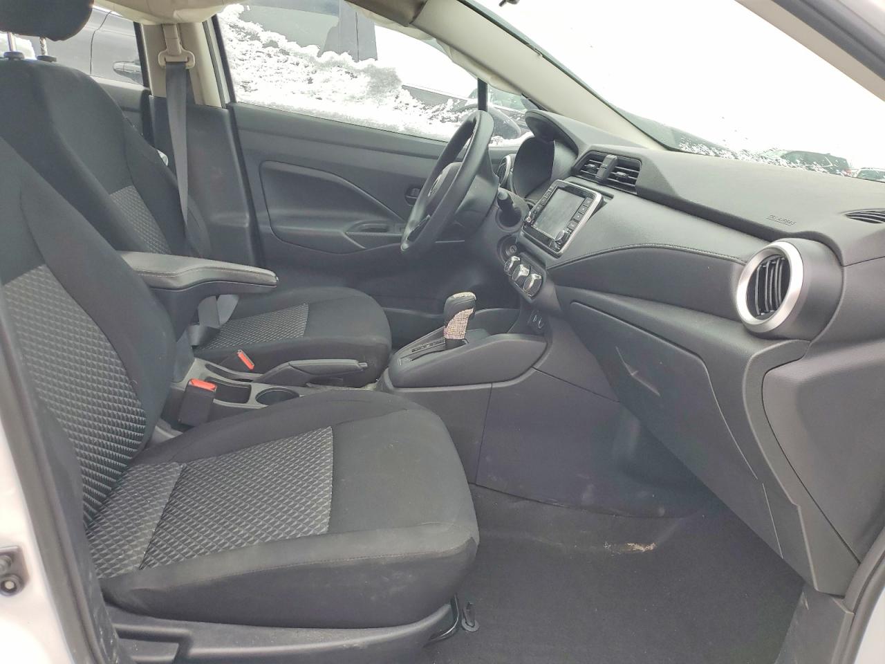 2024 NISSAN VERSA S photo 7
