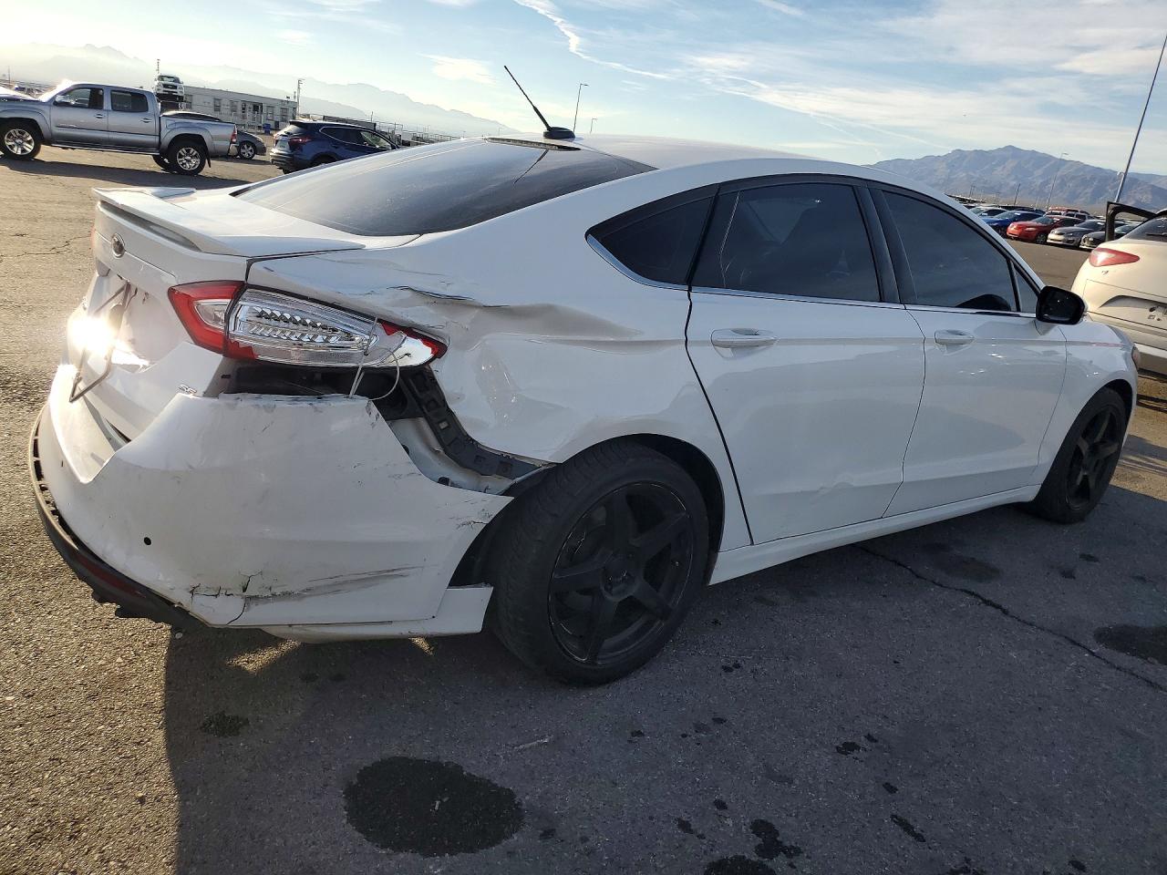 2016 FORD FUSION SE photo 5