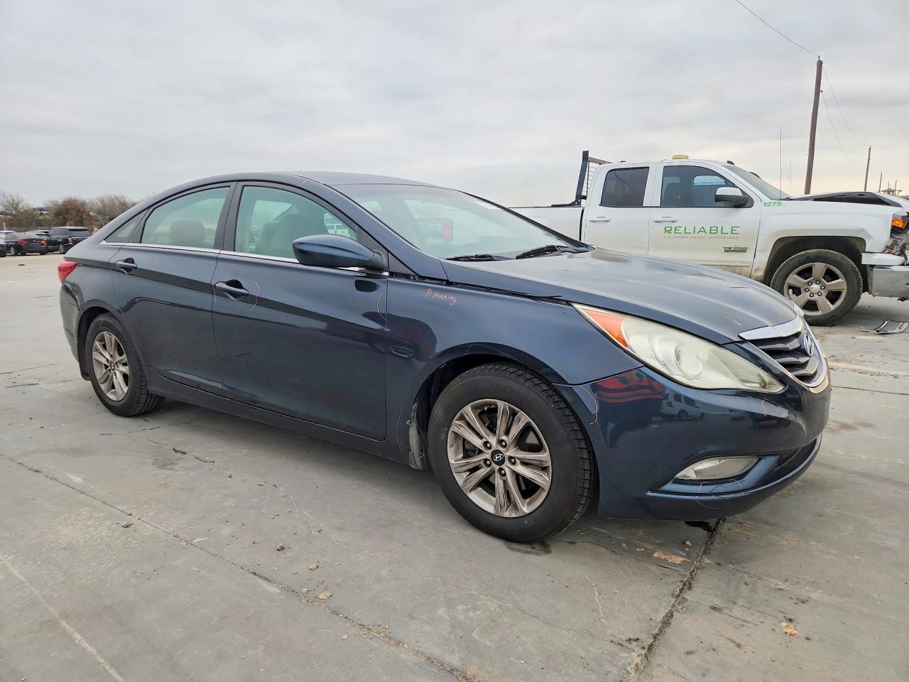 2013 HYUNDAI SONATA GLS photo 4