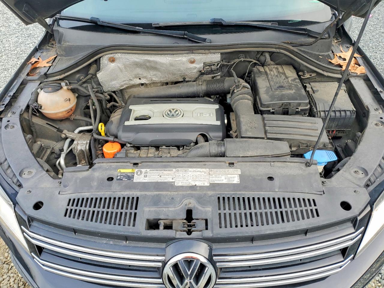 2013 VOLKSWAGEN TIGUAN S photo 23