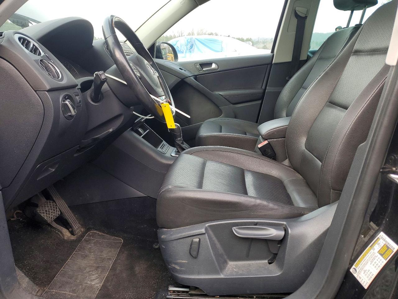 2013 VOLKSWAGEN TIGUAN S photo 13