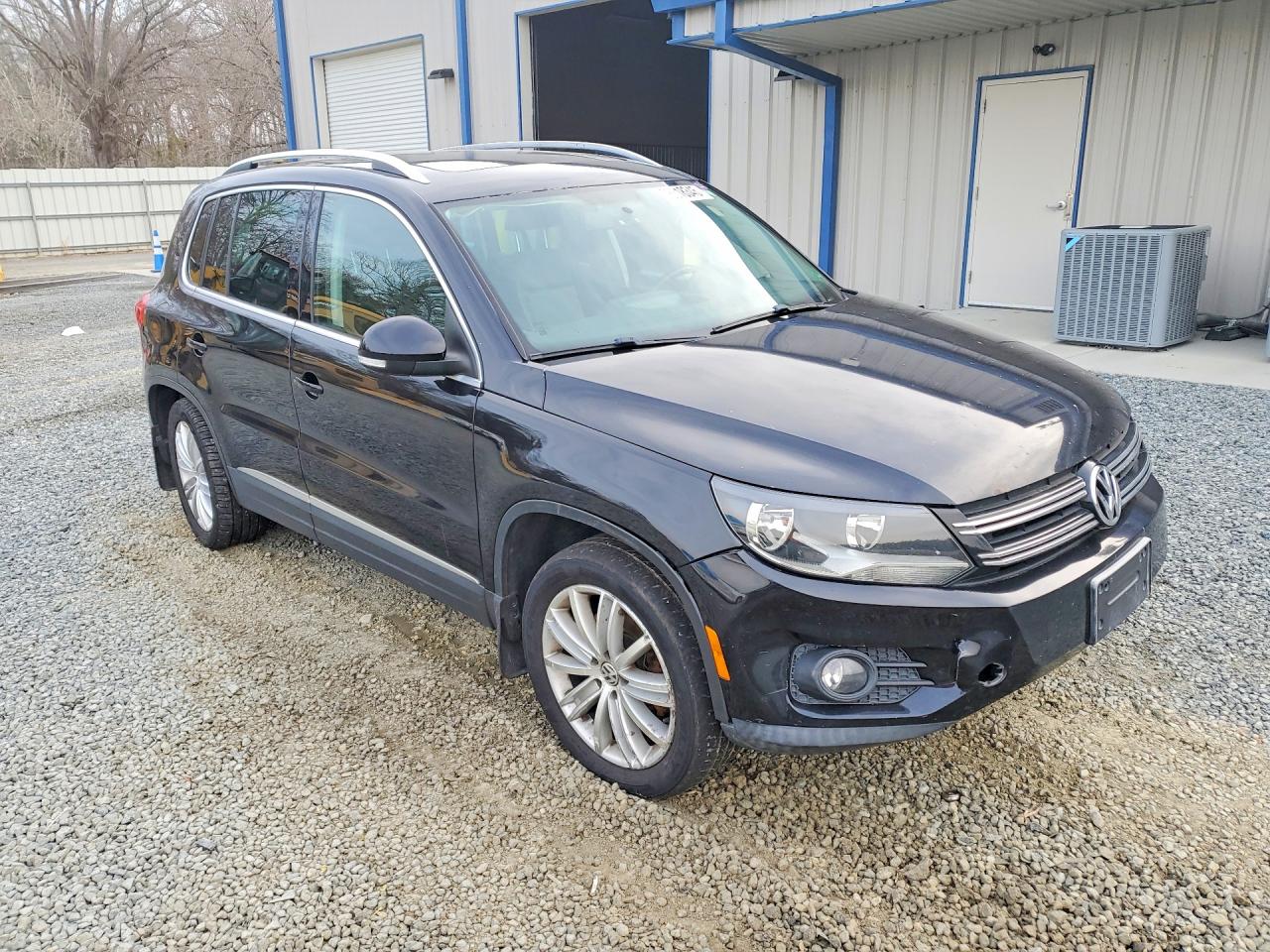 2013 VOLKSWAGEN TIGUAN S photo 7