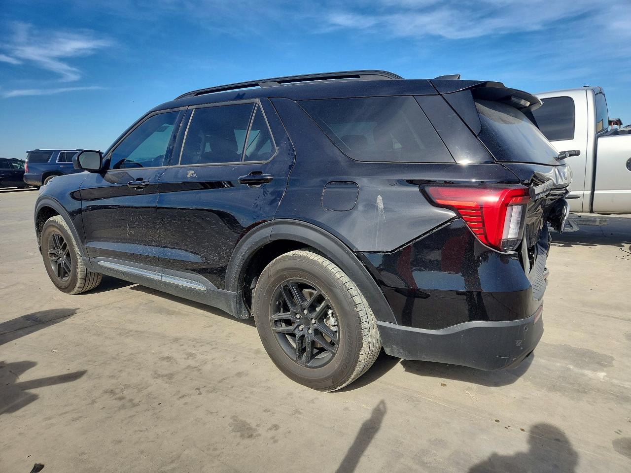 2025 FORD EXPLORER ACTIVE photo 2
