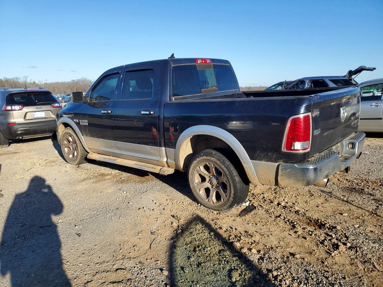 2015 RAM 1500 LARAMIE photo 3