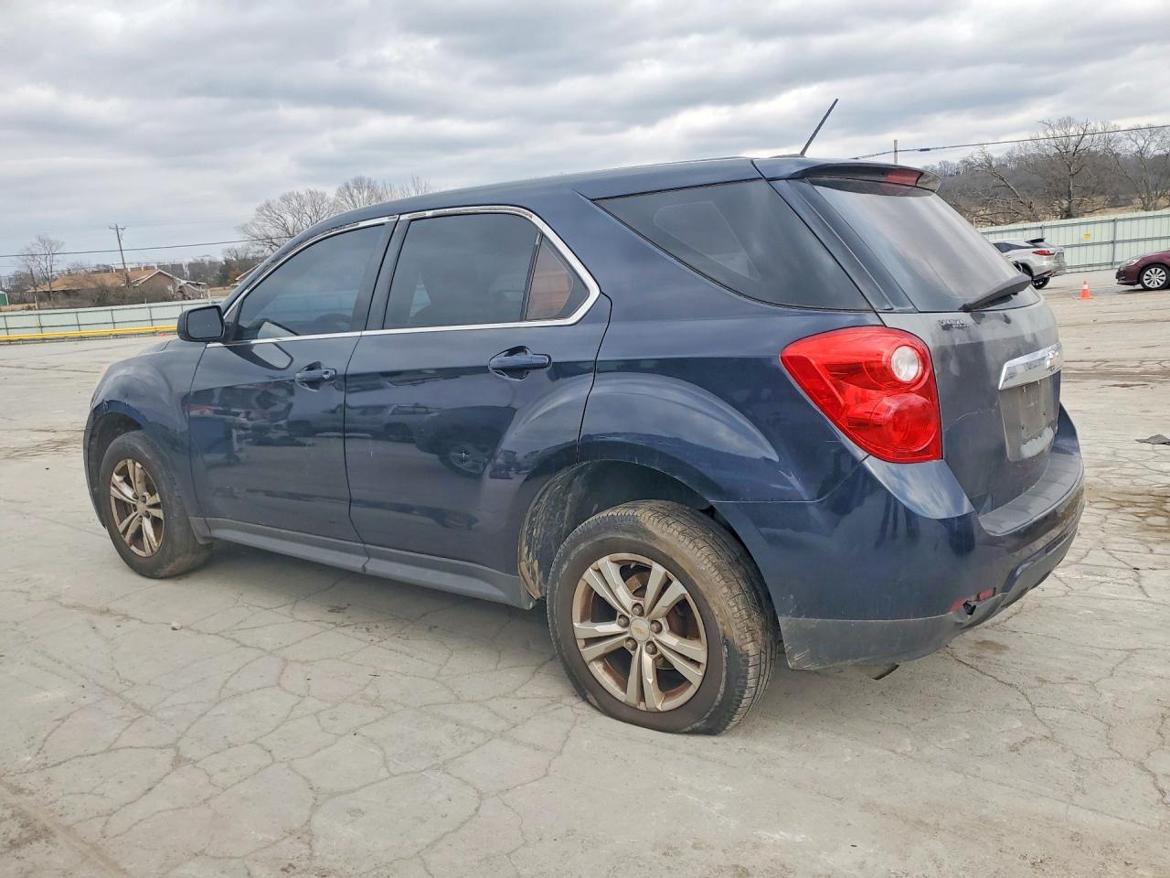 2015 CHEVROLET EQUINOX LS photo 2