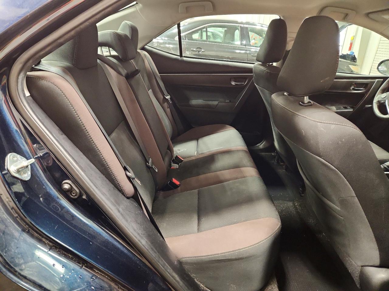 2018 TOYOTA COROLLA LE photo 10