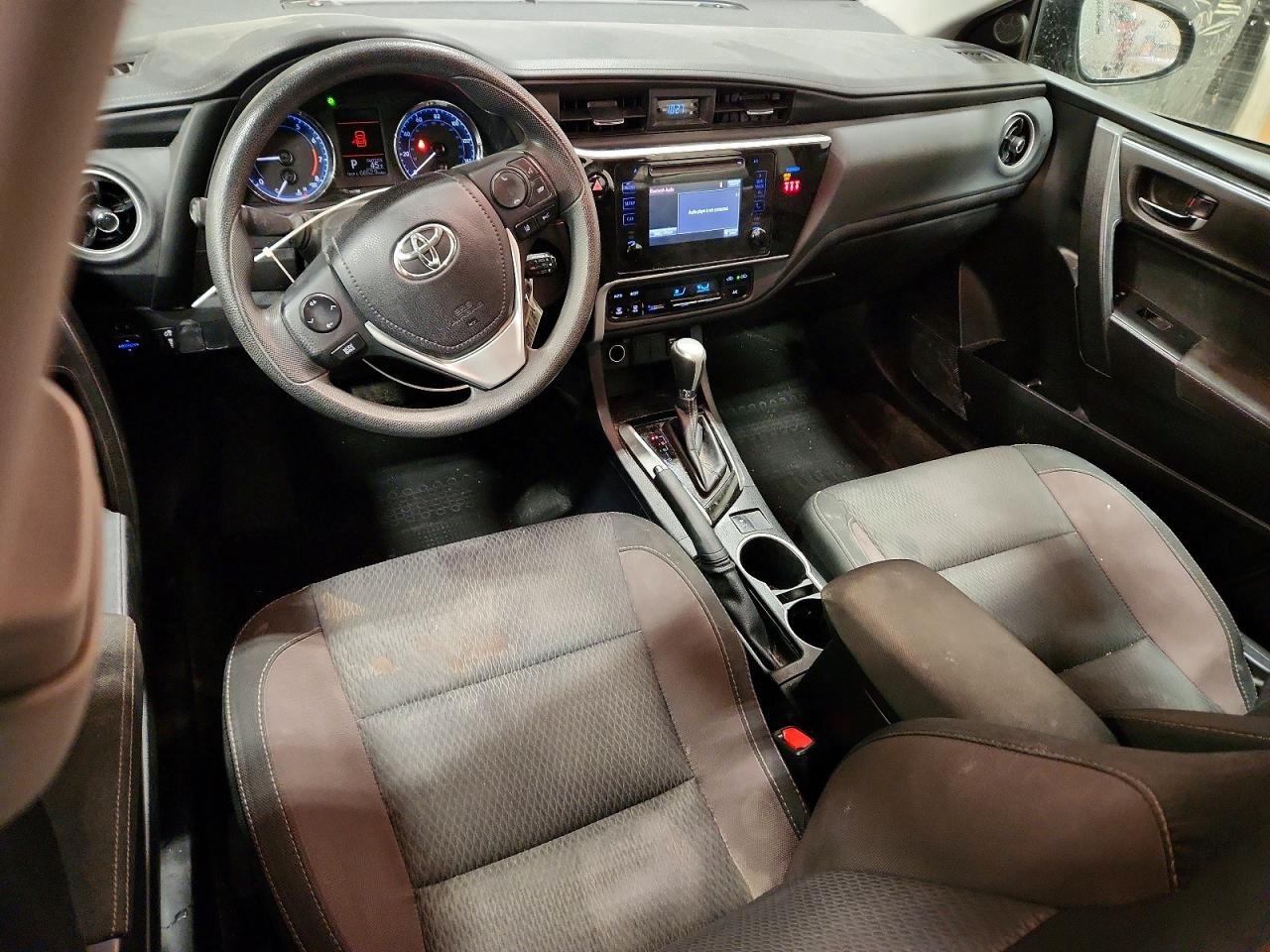 2018 TOYOTA COROLLA LE photo 8