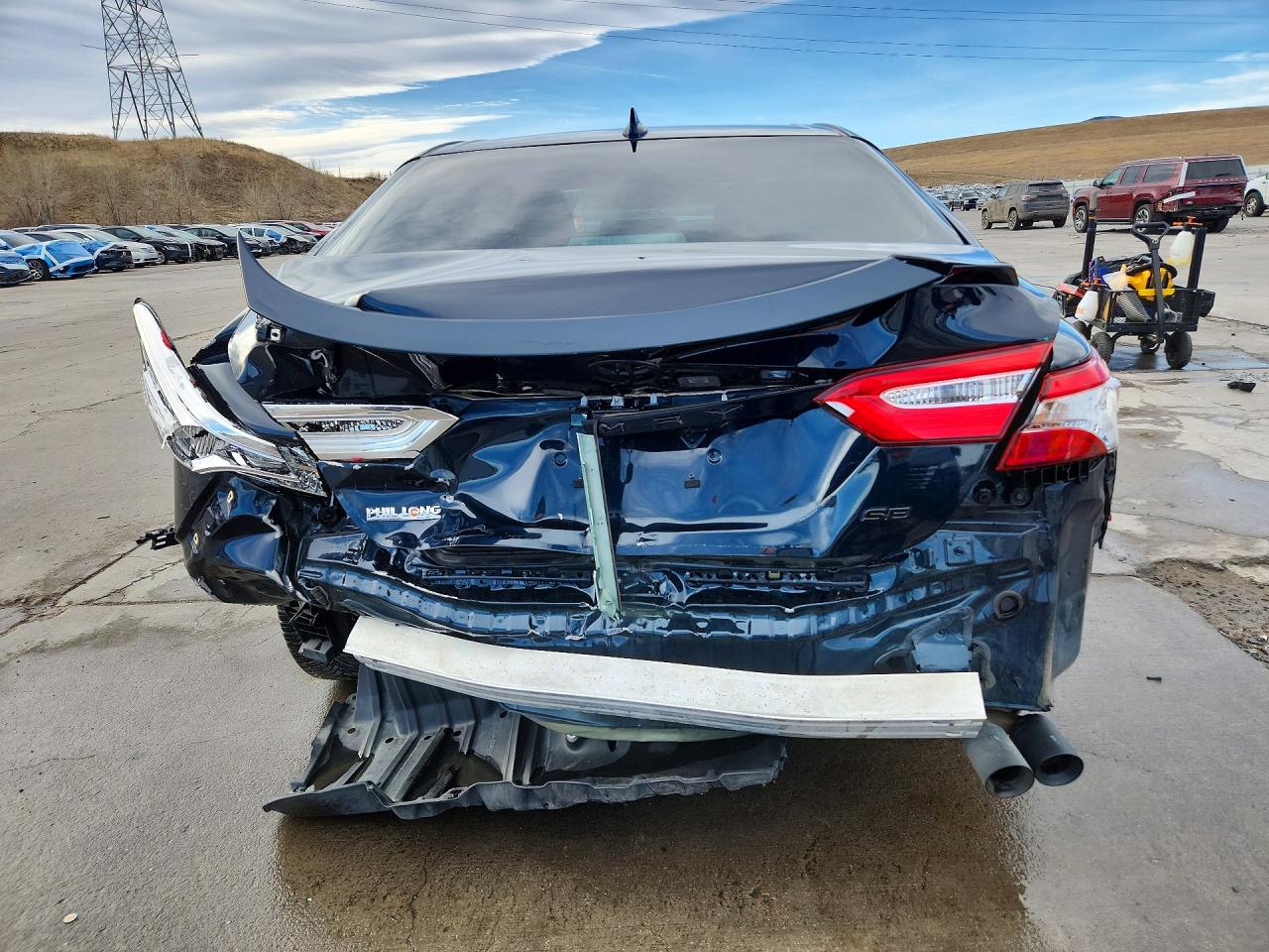2020 TOYOTA CAMRY SE photo 6