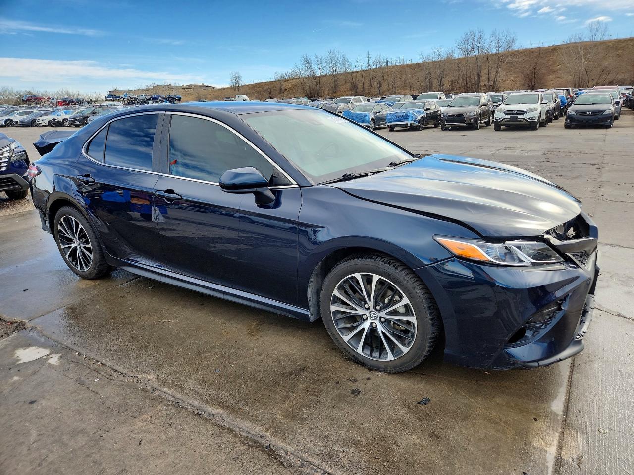2020 TOYOTA CAMRY SE photo 4