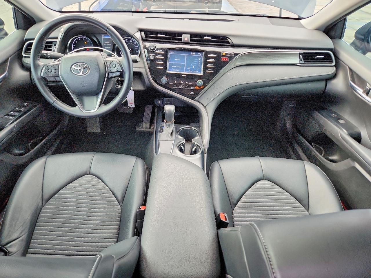 2020 TOYOTA CAMRY SE photo 8