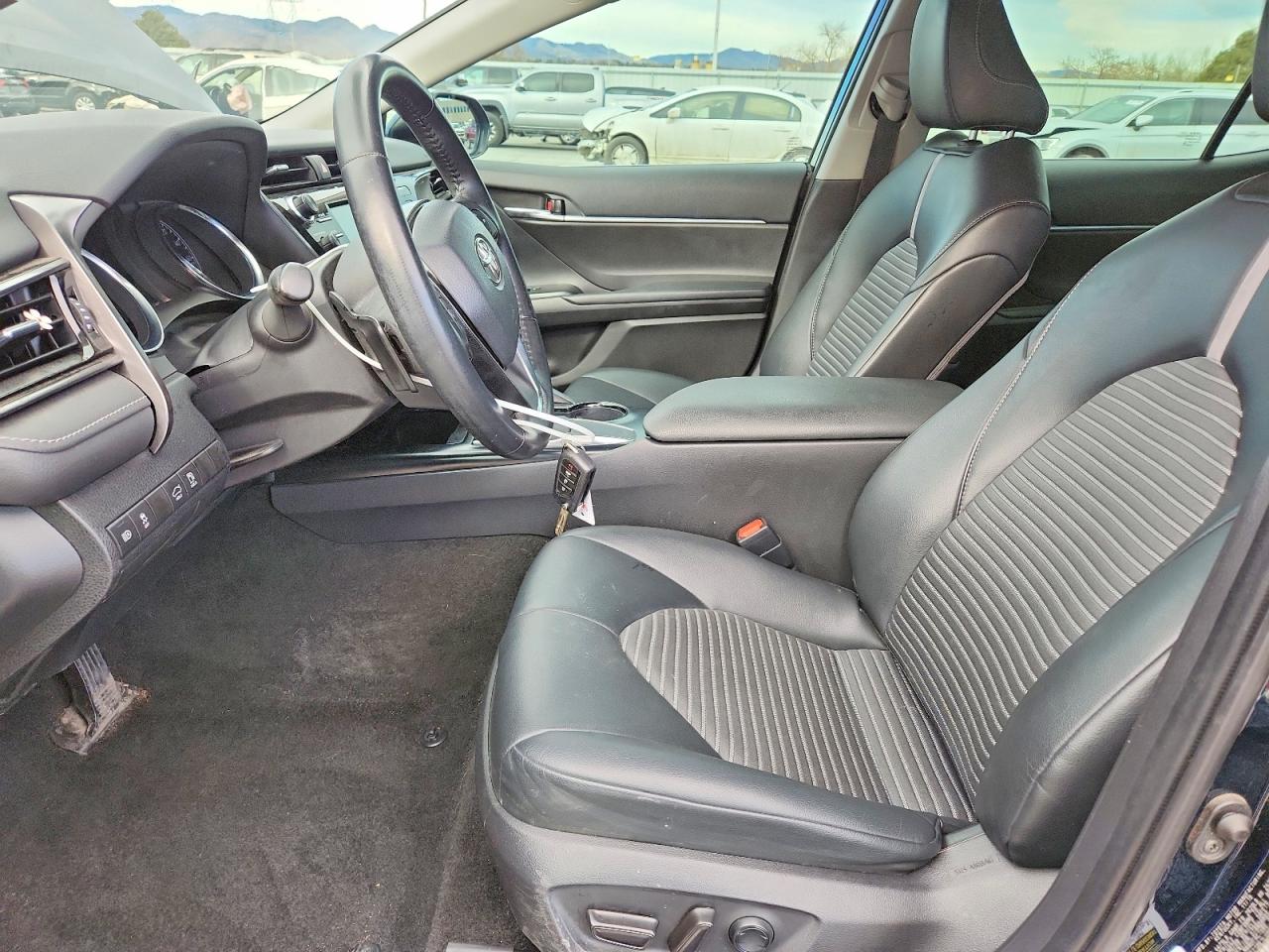 2020 TOYOTA CAMRY SE photo 7