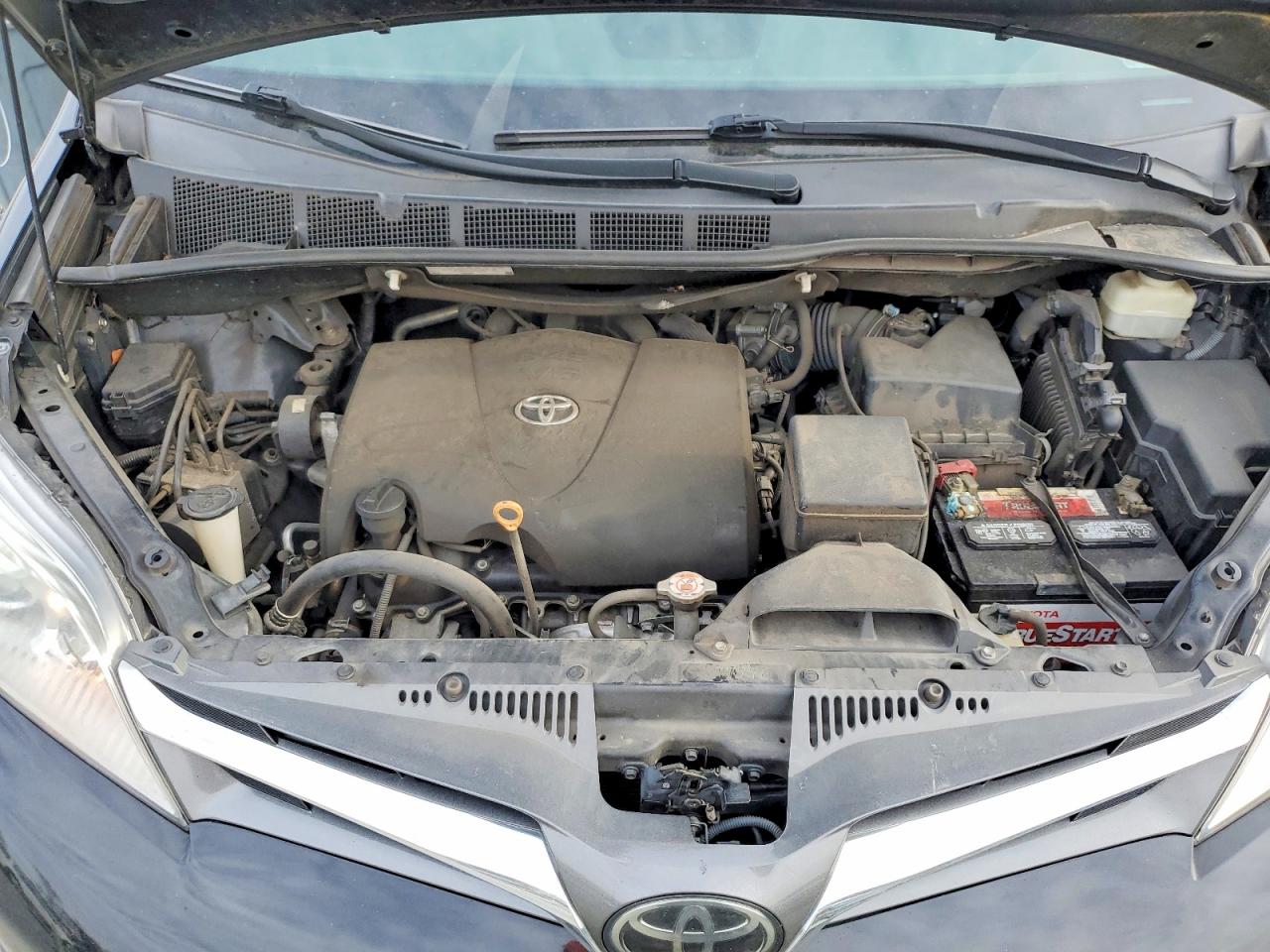 2020 TOYOTA SIENNA XLE photo 23