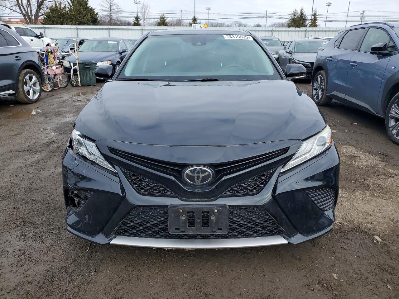 2020 TOYOTA CAMRY XSE photo 9