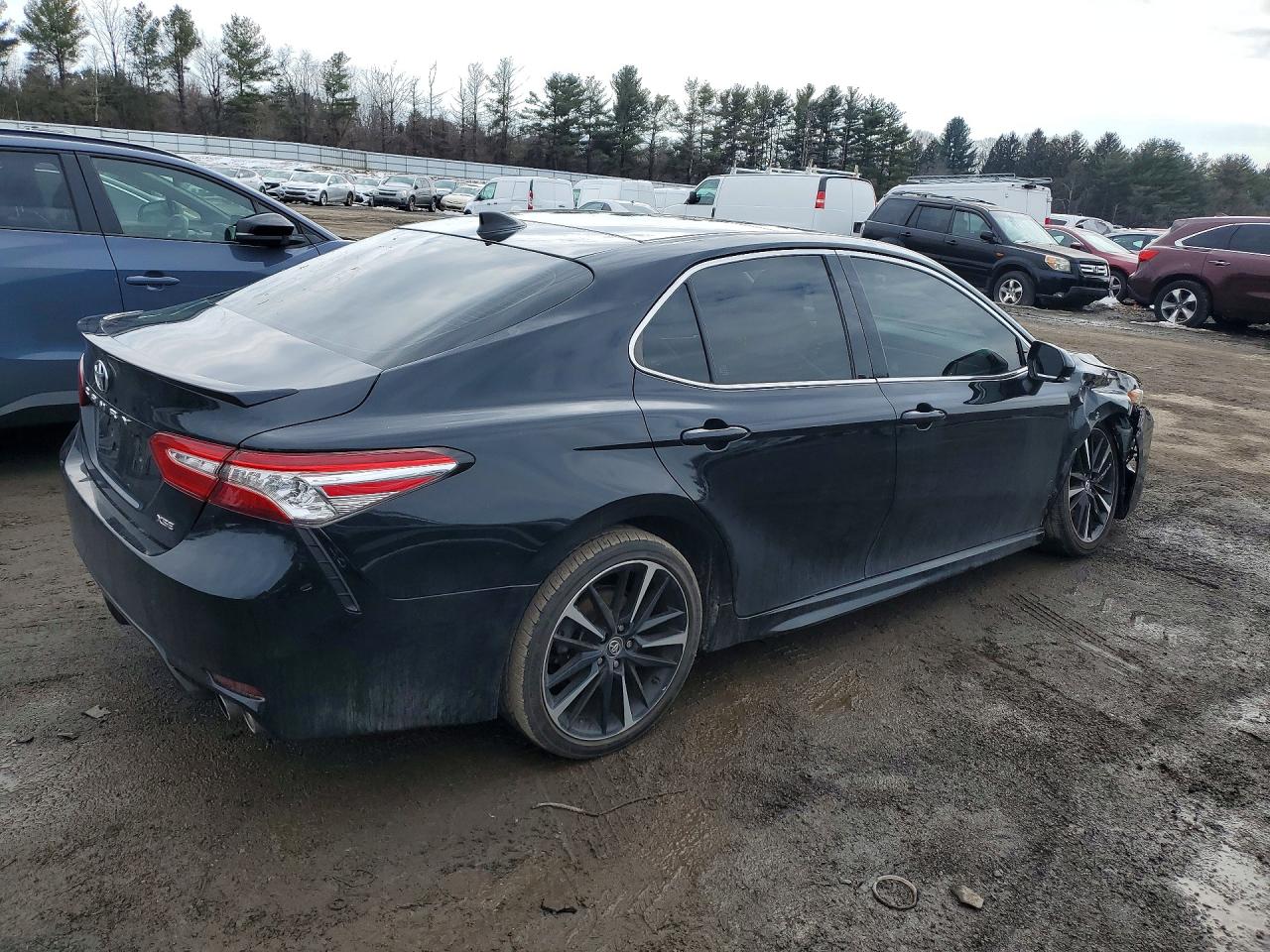 2020 TOYOTA CAMRY XSE photo 5