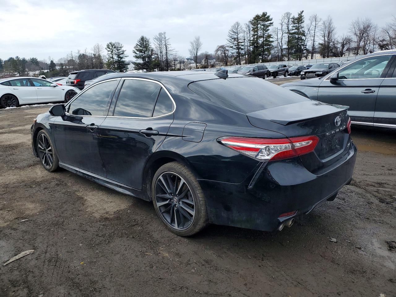 2020 TOYOTA CAMRY XSE photo 3