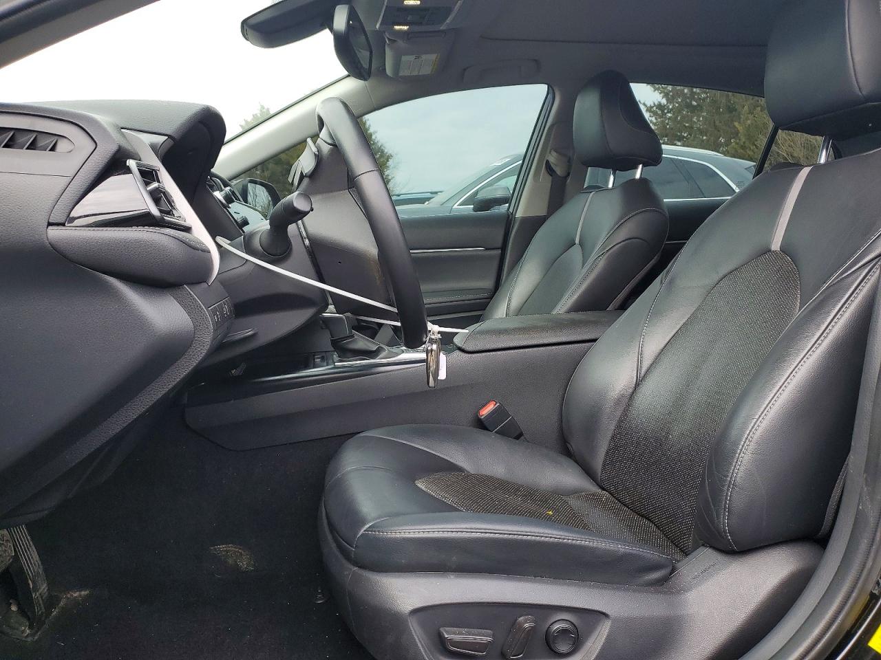 2020 TOYOTA CAMRY XSE photo 13