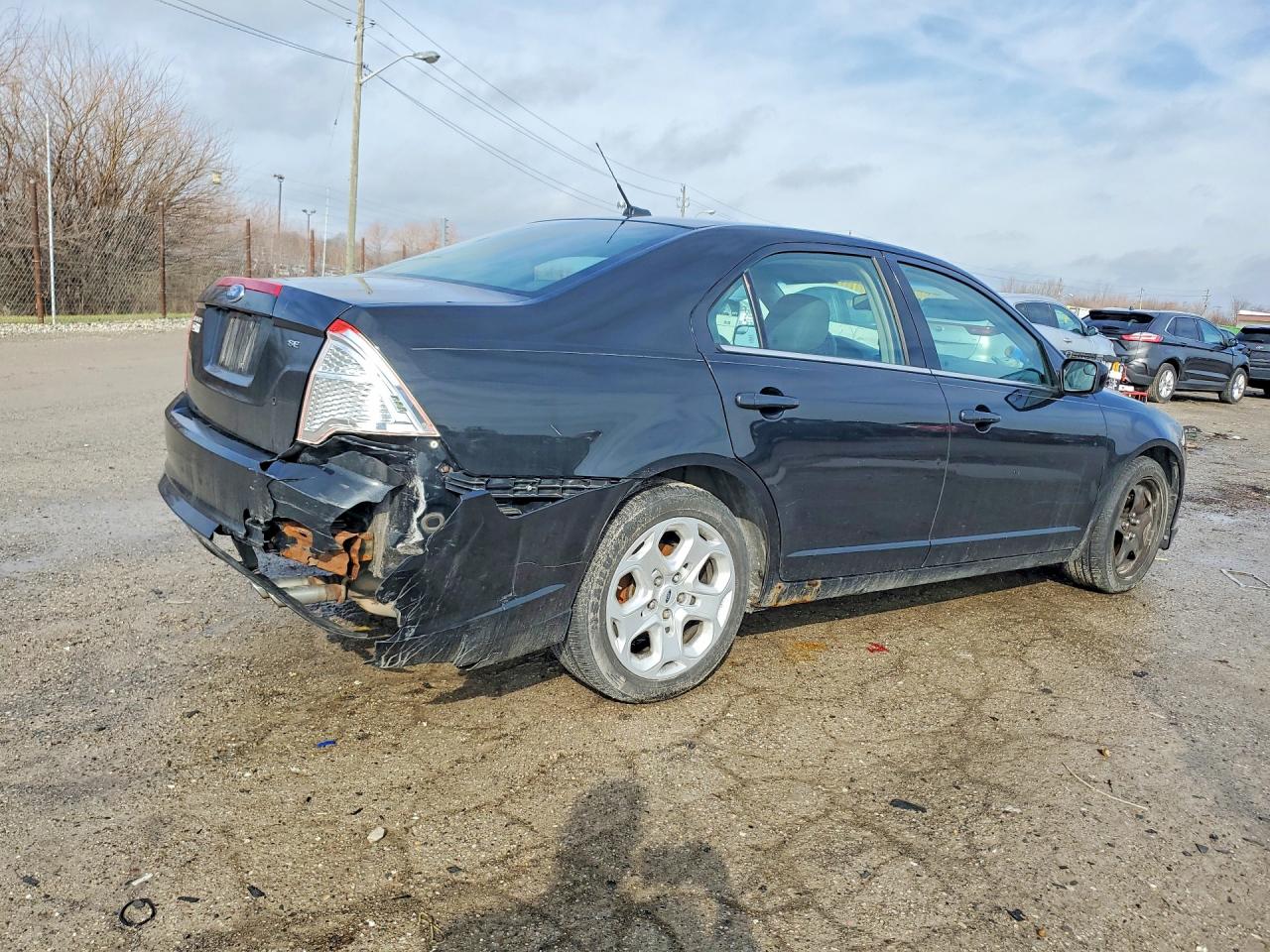 2011 FORD FUSION SE photo 3