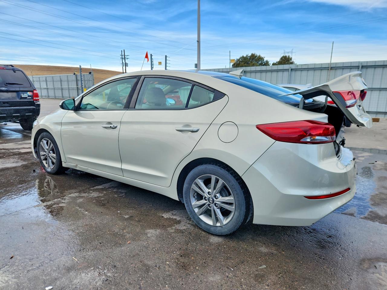 2017 HYUNDAI ELANTRA VALUE EDITION photo 2