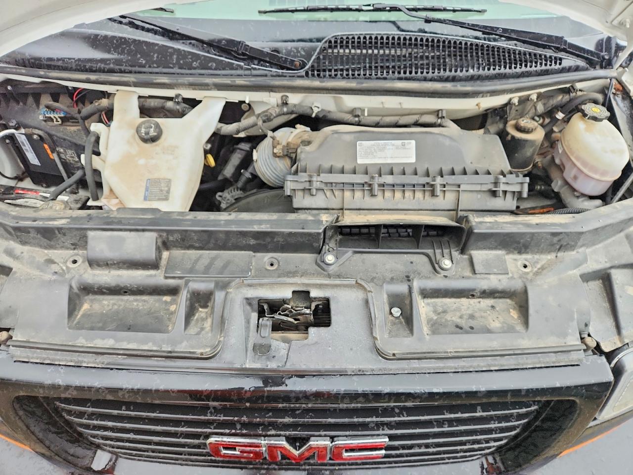 2022 GMC SAVANA BOX TRUCK photo 34
