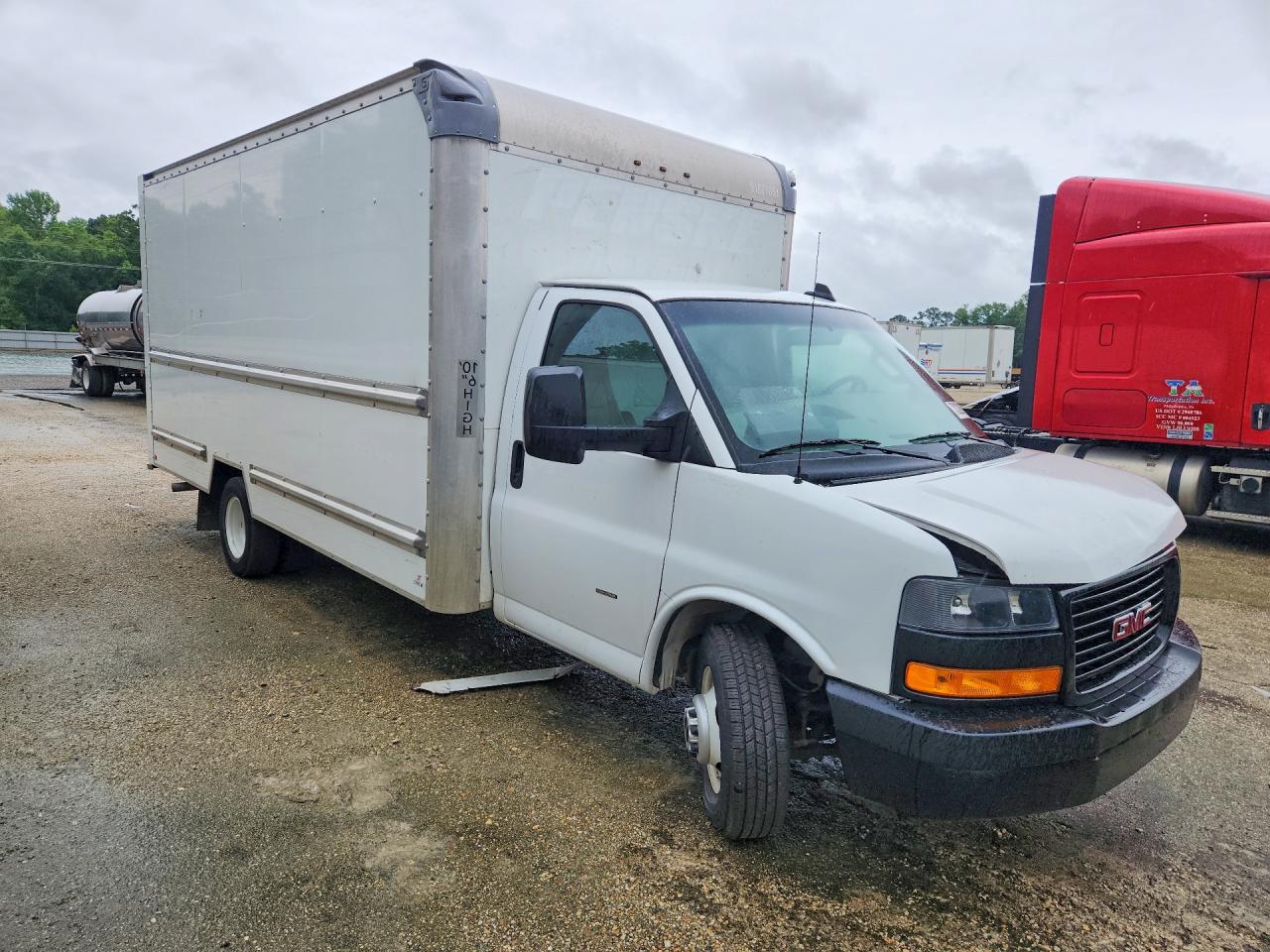2022 GMC SAVANA BOX TRUCK photo 10