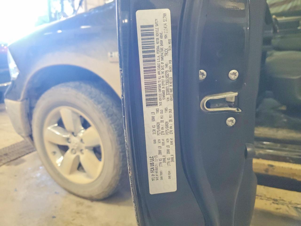 2016 RAM 1500 SLT photo 34